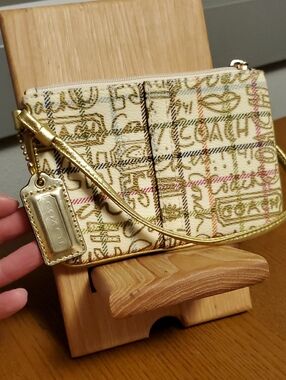 Coach Cream Signature Plaid Wristlet with Gold Accent Nwot